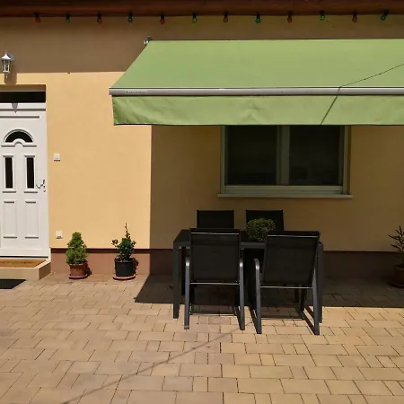 Apartamento Green Garden Apartman *