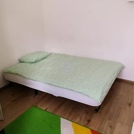 Green Garden Apartment